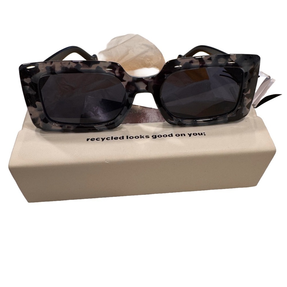 Szade Women’s sunglasses Stoned Saxe/Elysium Black Ink NEW In Box With Case